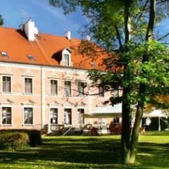 Pałac hotel Gdańsk pokoje noclegi restauracja konferencje Polska